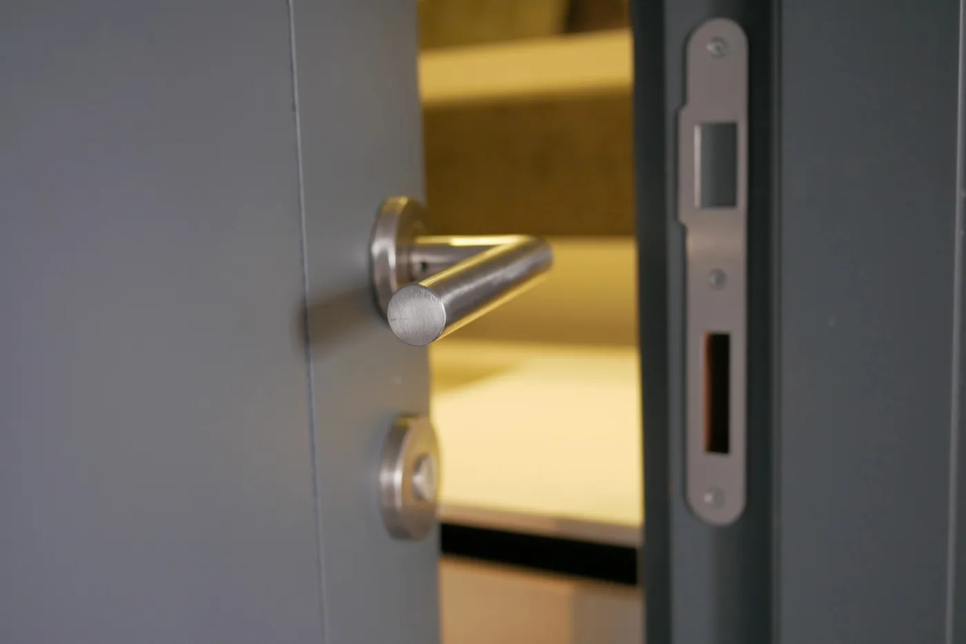Porte métallique sécurisée posée en Île-de-France